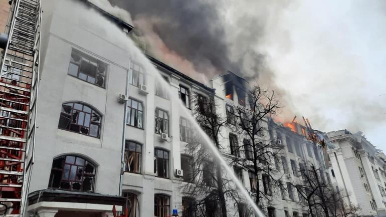Harkov’da emniyet ve üniversite binası vuruldu: 4 kişi hayatını kaybetti