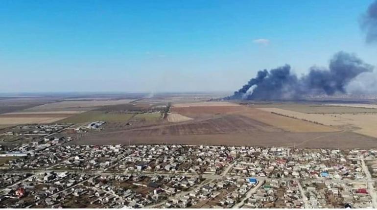 Ukrayna ordusu Herson Havaalanındaki Rus helikopterlerini vurdu