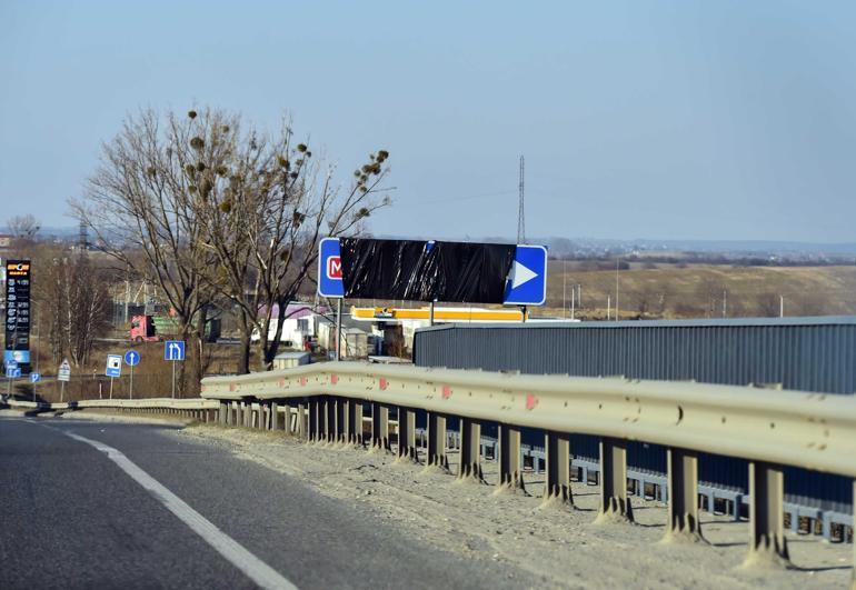 Lvivde savunma hazırlıkları Yön tabelaları kapatılıyor