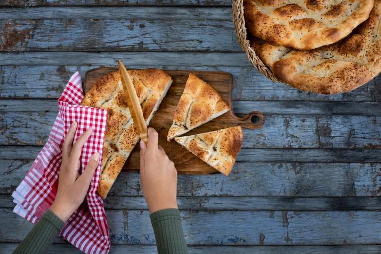 Ramazan pidesi tarifi: Evde Ramazan pidesi nasıl yapılır Pide malzemeleri ve yapılışı..