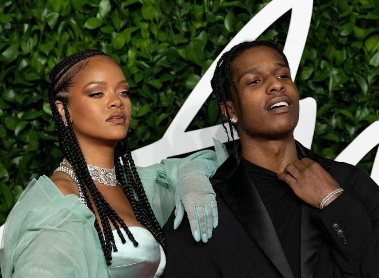 Hamile sevgilisi Rihanna ile tatilden dönen şarkıcı tutuklandı