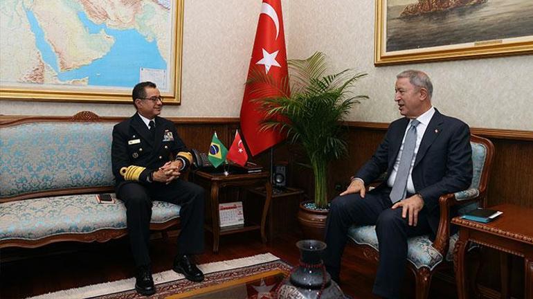 Bakan Akar, Brezilya Deniz Kuvvetleri Komutanı Santosu kabul etti
