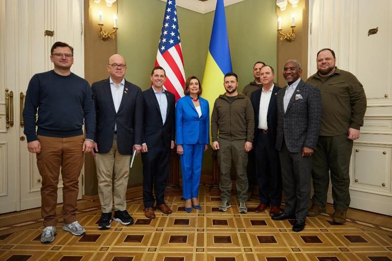ABDden Kieve art arda ziyaretler: Pelosi, Zelenski ile görüştü