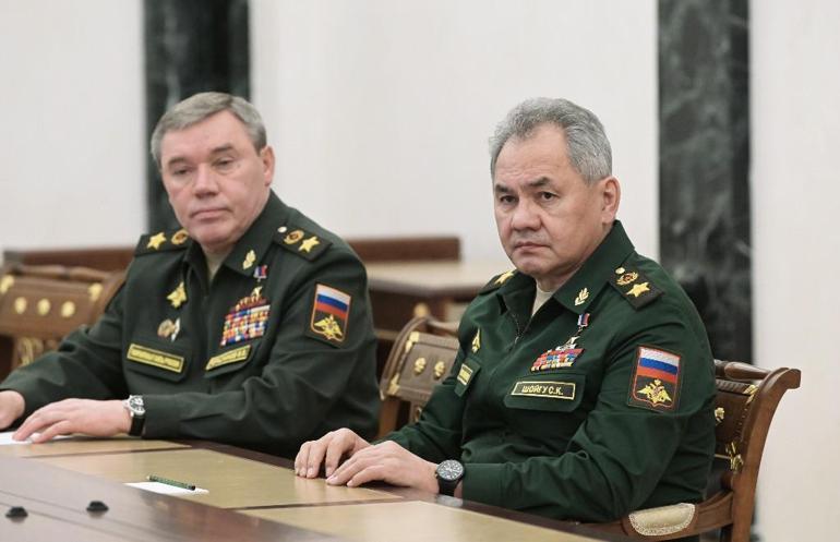 Rus ordusuna büyük darbe... İzyum komuta merkezi vuruldu: Gerasimovun yaralandığı iddia edildi
