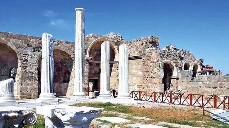 Athenaya ihanet Side antik kentine bar açtılar