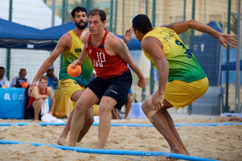 Plaj Hentbolu: Yaz aylarının yeni popüler spor branşı