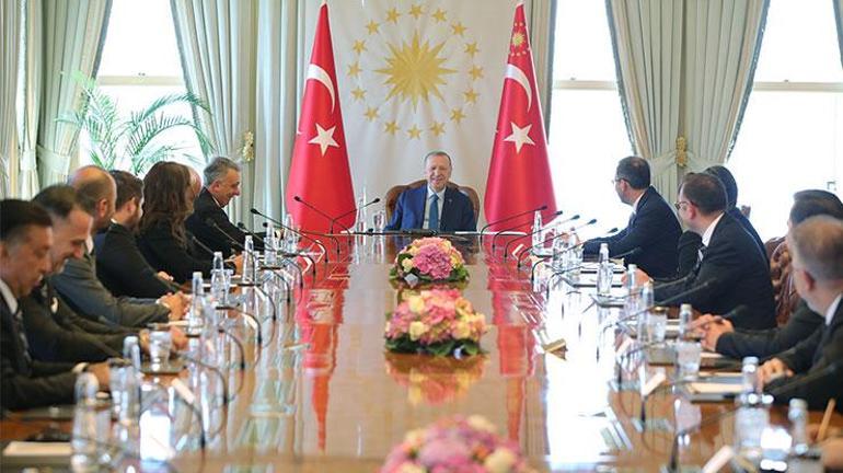 Cumhurbaşkanı Erdoğan, Beşiktaş yönetimini kabul etti