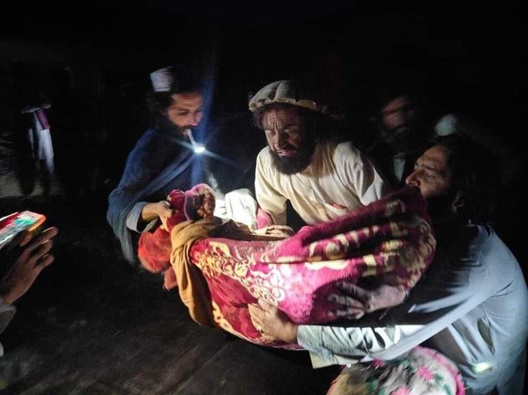 Son dakika... Afganistanda şiddetli deprem Bilanço ağırlaşıyor: Can kaybı 1000e yükseldi