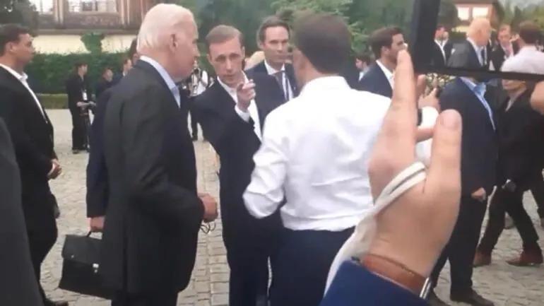 Macron, Bidena kötü haberi verirken kameralara yakalandı Danışmanı son anda uyardı