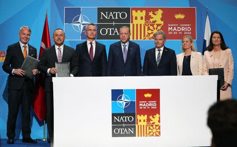 İsveç ve Finlandiyaya NATO yolu açıldı...Rusyadan ilk açıklama