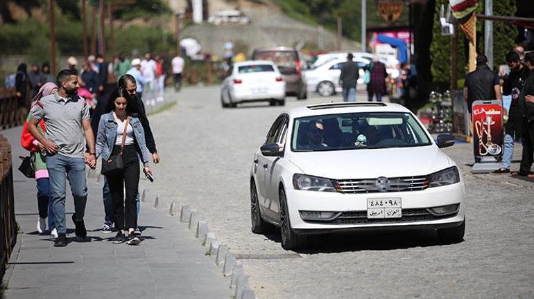 Uzungöle turist akını; konaklayacak yer kalmadı