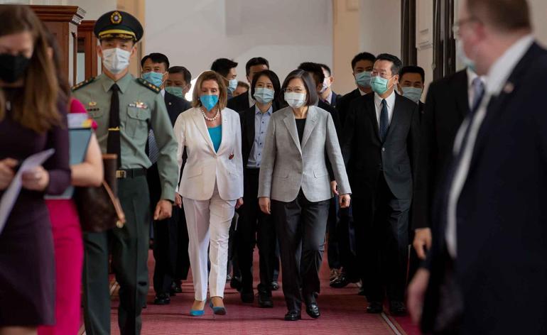 Tartışmalı ziyaret sona erdi: Pelosi, Tayvandan ayrılıyor
