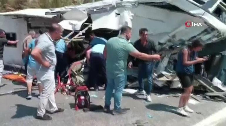 Son dakika...Gaziantepte katliam gibi kaza: 16 kişi hayatını kaybetti
