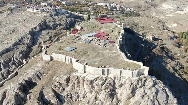 5 bin yıllık Harput Kalesinde çalışmalar tüm hızıyla sürüyor
