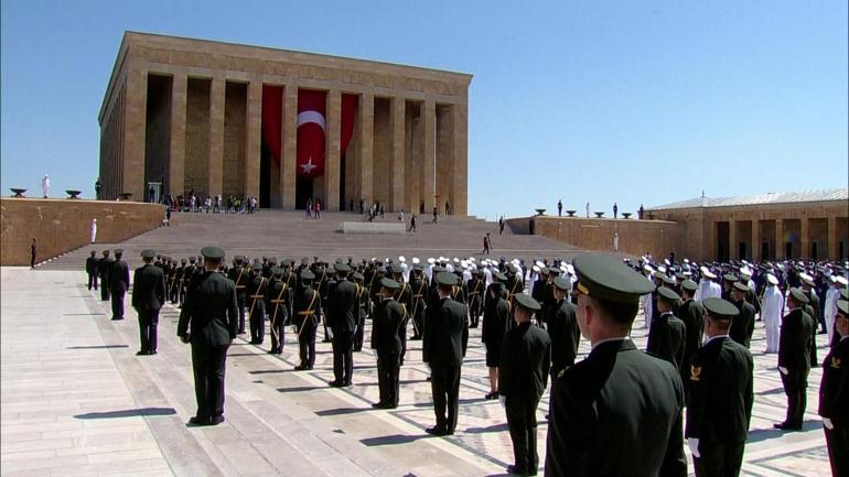 SON DAKİKA: Büyük Zaferin 100. yılı Devlet erkanı Anıtkabirde...
