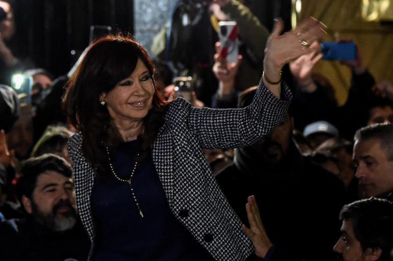 Arjantin Cumhurbaşkanı Yardımcısı Kirchnera suikast girişimi: Silah tutukluk yaptı
