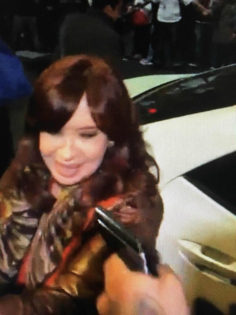Arjantin Cumhurbaşkanı Yardımcısı Kirchnera suikast girişimi: Silah tutukluk yaptı