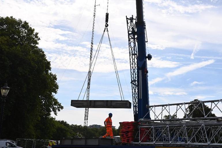 Kraliçe 2. Elizabethin cenaze töreni için, Londra sokaklarında hazırlıklar başladı