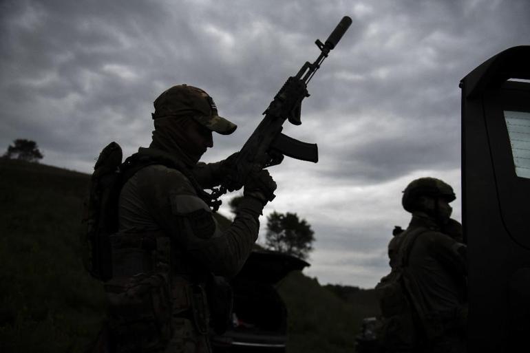 Ukrayna ordusu, ülkenin doğusunda ilerliyor: Luhanskta ilk yerleşim yeri ele geçirildi