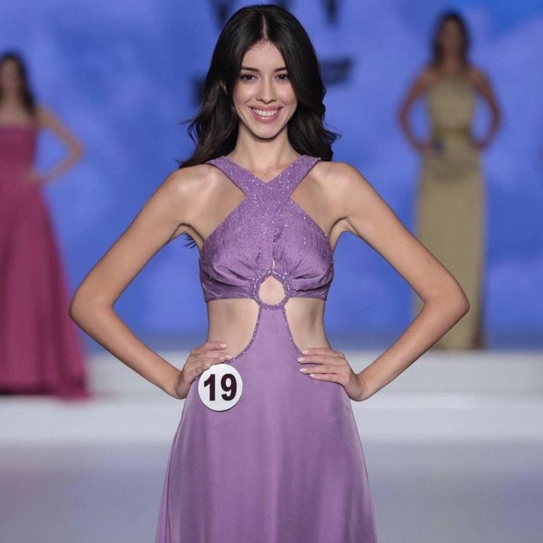 Miss Turkey 2022 birincisi Nursena Say oldu Nursena Say kimdir Miss Turkey 2022 kazanan Nursena Say kaç yaşında Nursena Say instagram adresi