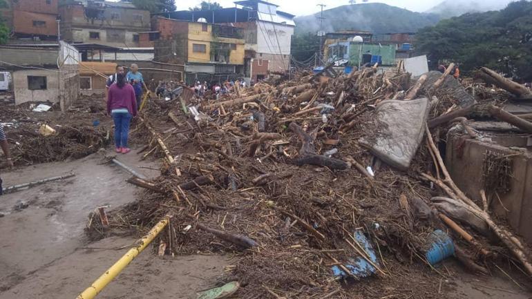 Venezuelada heyelan felaketi: 25 ölü, 52 kayıp