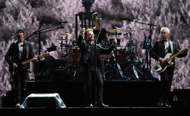 U2nun solisti Bono, ölüm tehditleri aldığını açıkladı: Beni gitaristim kurtardı