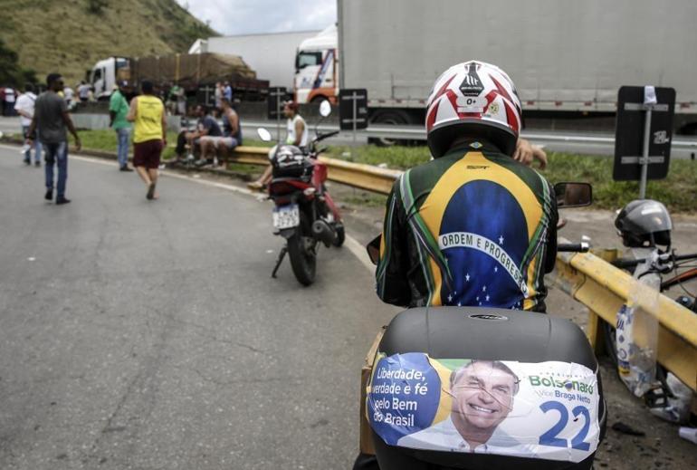 Brezilyada Bolsonaro isyanı Yolları kapattılar