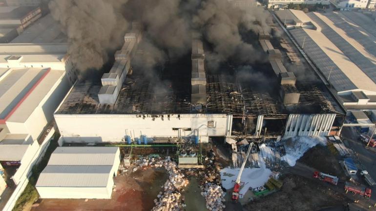 Tekstil fabrikası yandı: Fabrika küle döndü