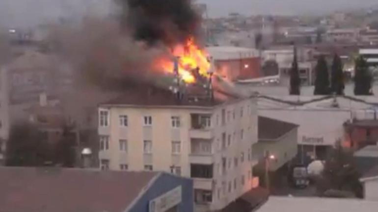 Tuzla’da 4 katlı binada yangın: Tahliye edildiler