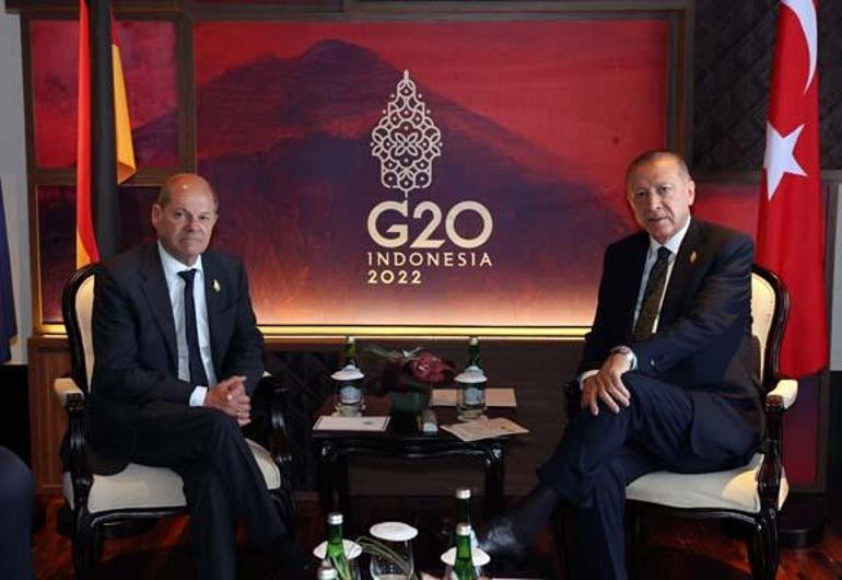 SON DAKİKA: Cumhurbaşkanı Erdoğan, Almanya Başbakanı Scholz ile görüştü