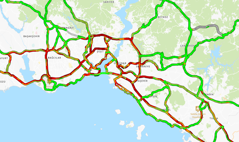 İstanbulda yağmur etkisi Trafik durma noktasına geldi