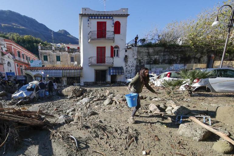 İtalyada heyelan felaketi: 7 ölü, 5 kayıp