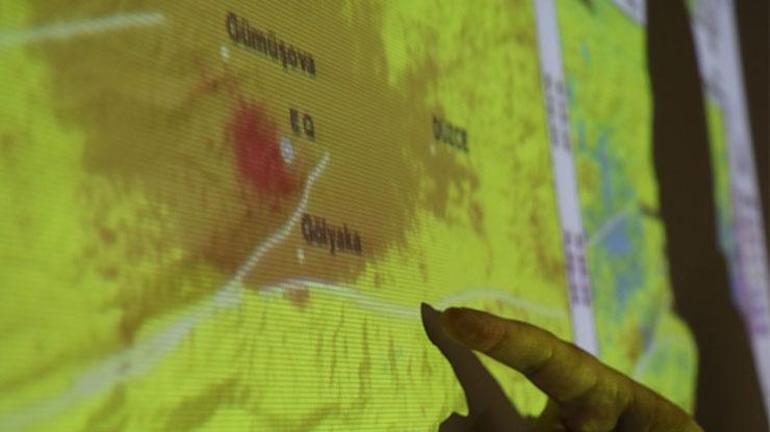Düzce depreminin uydu görüntülerini inceledi 20 santim uzaklaştı