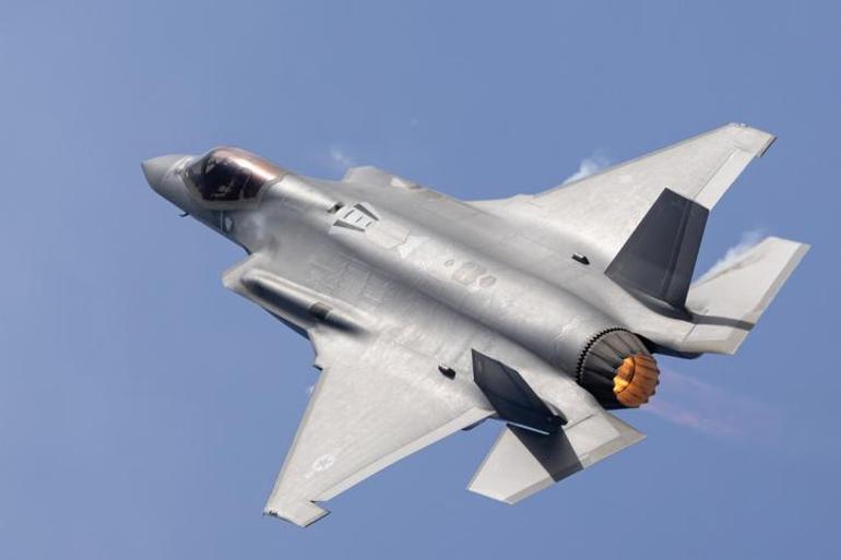 Alman Savunma Bakanlığından F-35 uyarısı