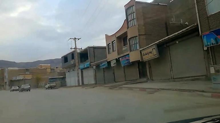 İranda grev çağrısının ardından bazı bölgelerde esnaf kepenk açmadı