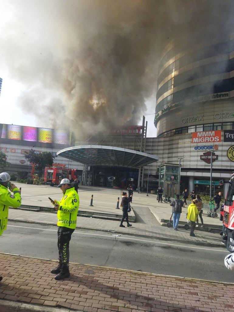 Metro City AVM yangını söndürüldü mü İstanbul Levent AVM yangını nedeni ne