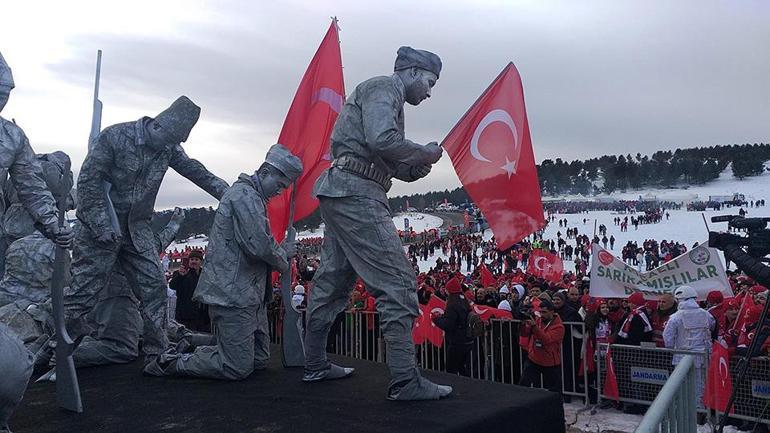 Sarıkamış şehitleri, 108inci yılda binlerce kişinin katıldığı yürüyüşle anıldı