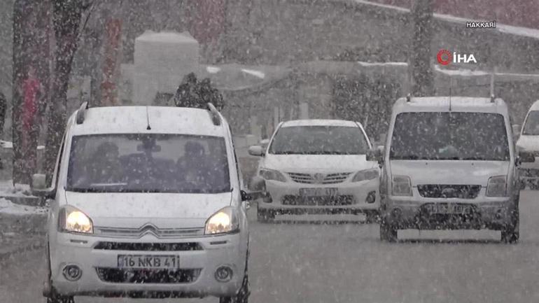 Doğuda beklenen kar başladı