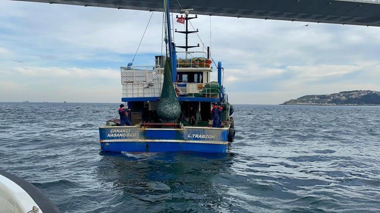 Boğazda kaçak trol ağında 400 kilogram balık ele geçirildi