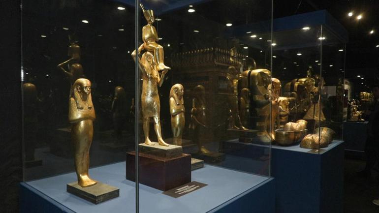 Tutankhamunun mezarında neler var
