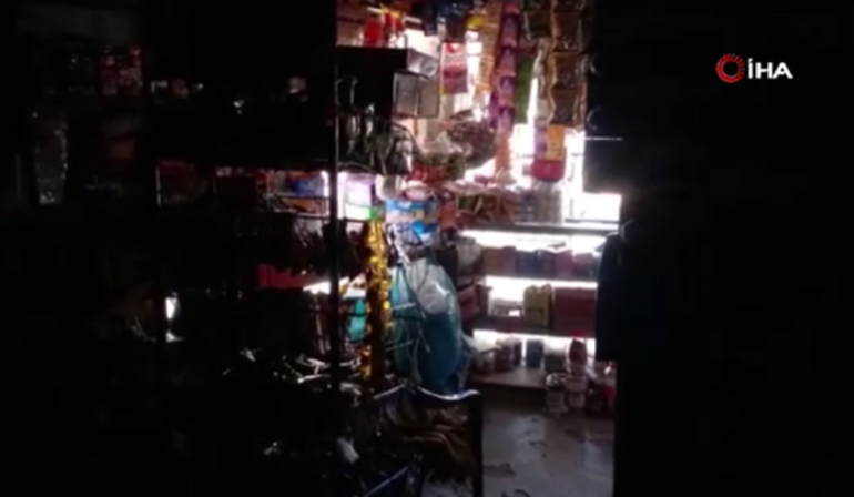 Pakistanda yaklaşık 220 milyon kişi elektriksiz kaldı