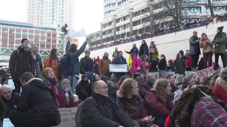 Hollandada fosil yakıt protestosu