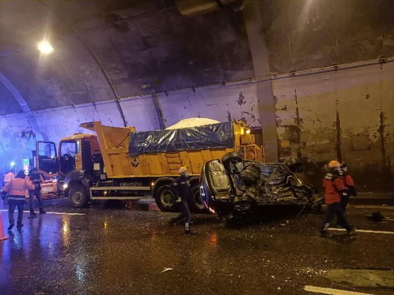 Son dakika... Bolu Dağı Tünelinde zincirleme kaza: Can kaybı var