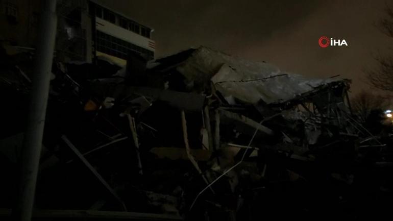 Kahramanmaraş ve Gaziantepte deprem Türkiyede 7.4 büyüklüğünde deprem birçok ilde hissedildi