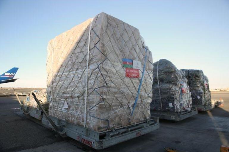 Haydar Aliyev Vakfı’ndan Türkiyedeki depremzedelere 105 tonluk insani yardım