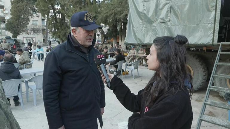 Bakan Akar: Depremde 100 askerimiz şehit oldu