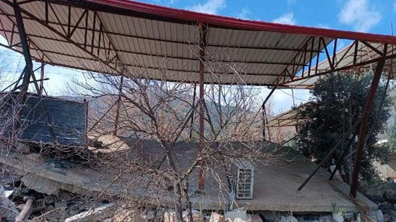 Tatile gittiği Hatay’da depreme yakalandı: Komşumuzun sıkışan kapısın baltayla kırdık