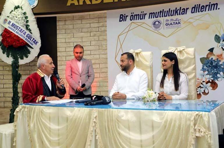 Depremzede çiftler, Mersinde evlendi