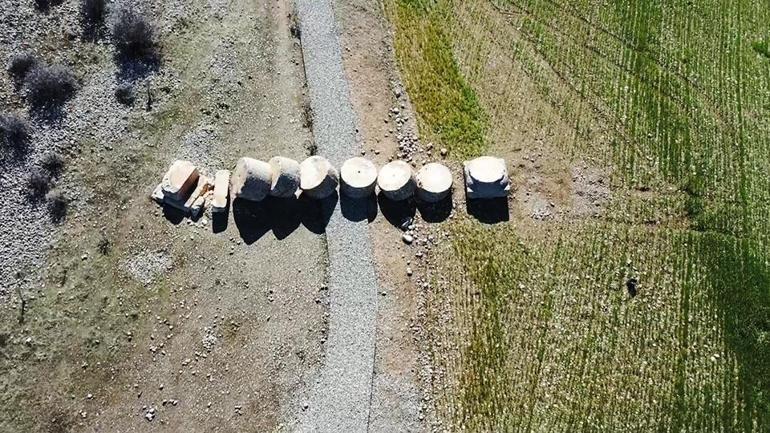 Adıyamandaki tokalaşma sütunu da depremde yıkıldı