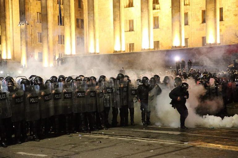 Gürcistan’daki protestolarda gözaltı sayısı artıyor